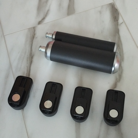 Range Rover Tie Down Compartment Hooks and Divider! - Picture 2 of 4